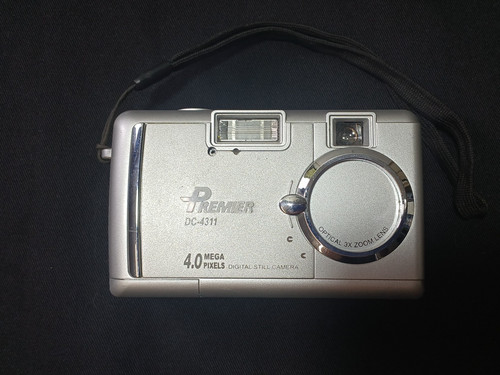 Premier fotocamera digitale